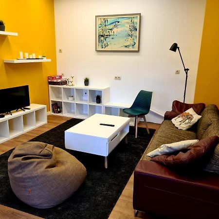Railway Bed Hostel Kaunas Esterno foto