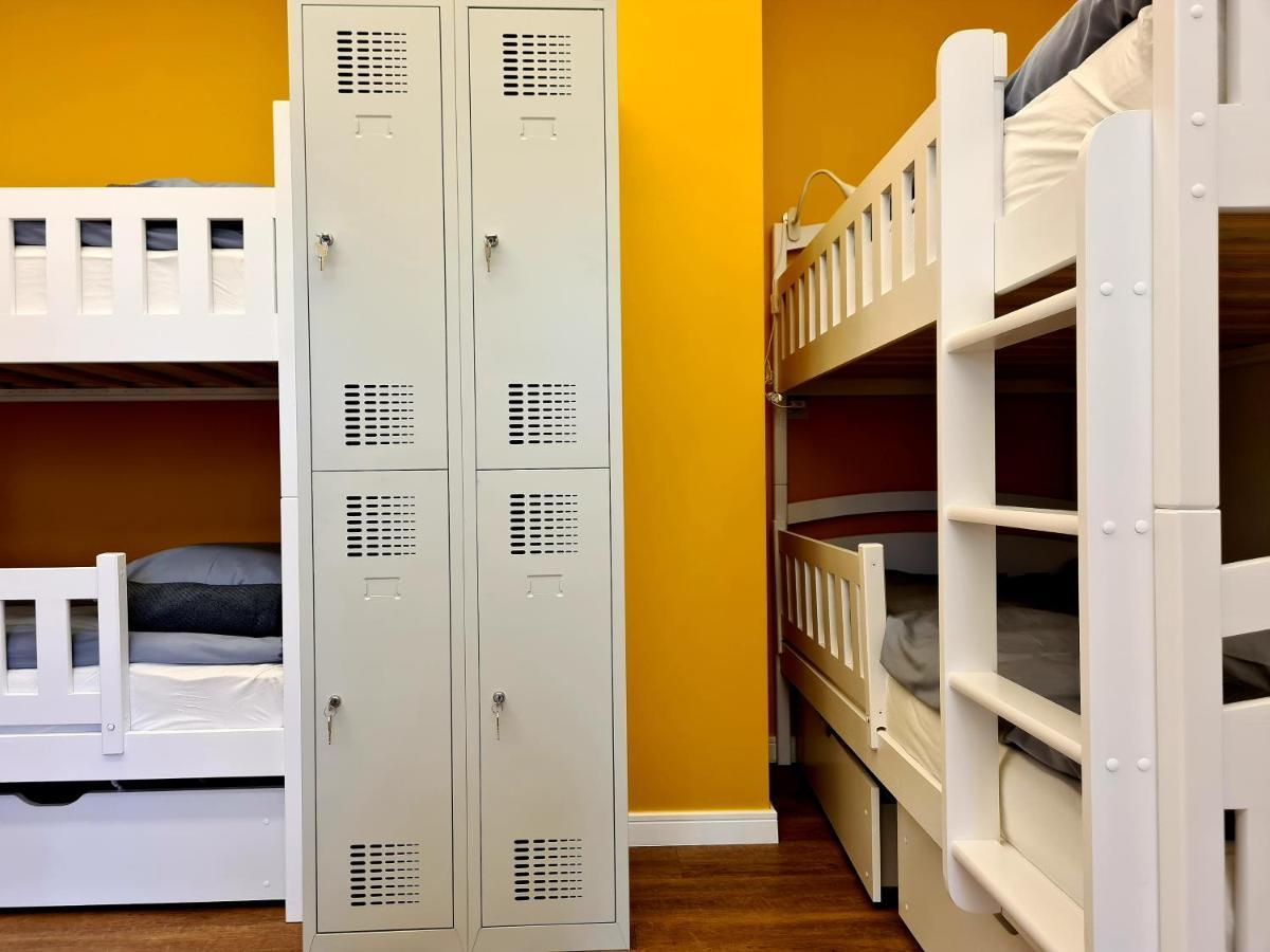 Railway Bed Hostel Kaunas Esterno foto